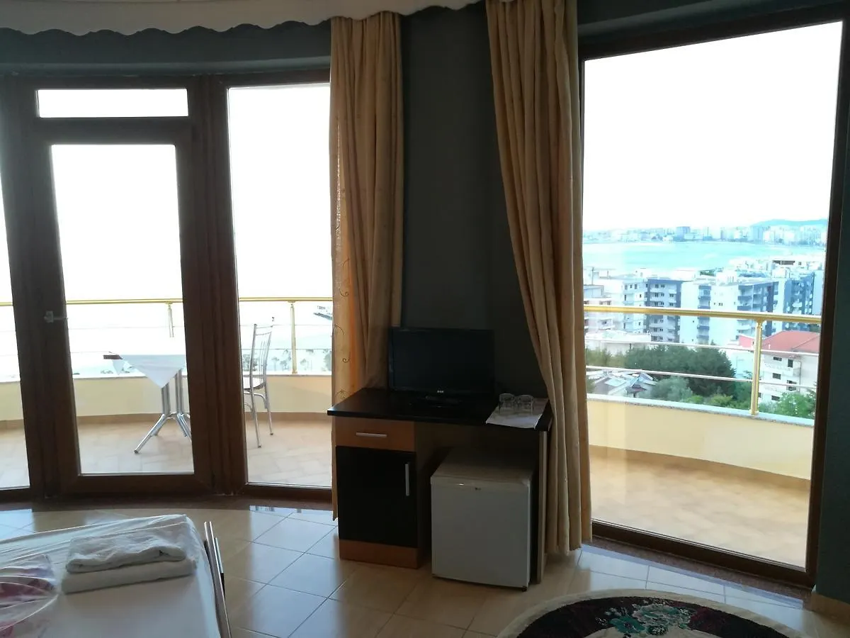 Monte-Carlo Hotel Влёра