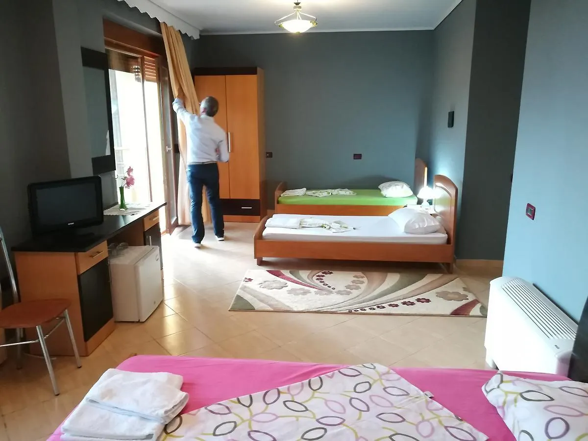 Monte-Carlo Hotel Влёра 3*,