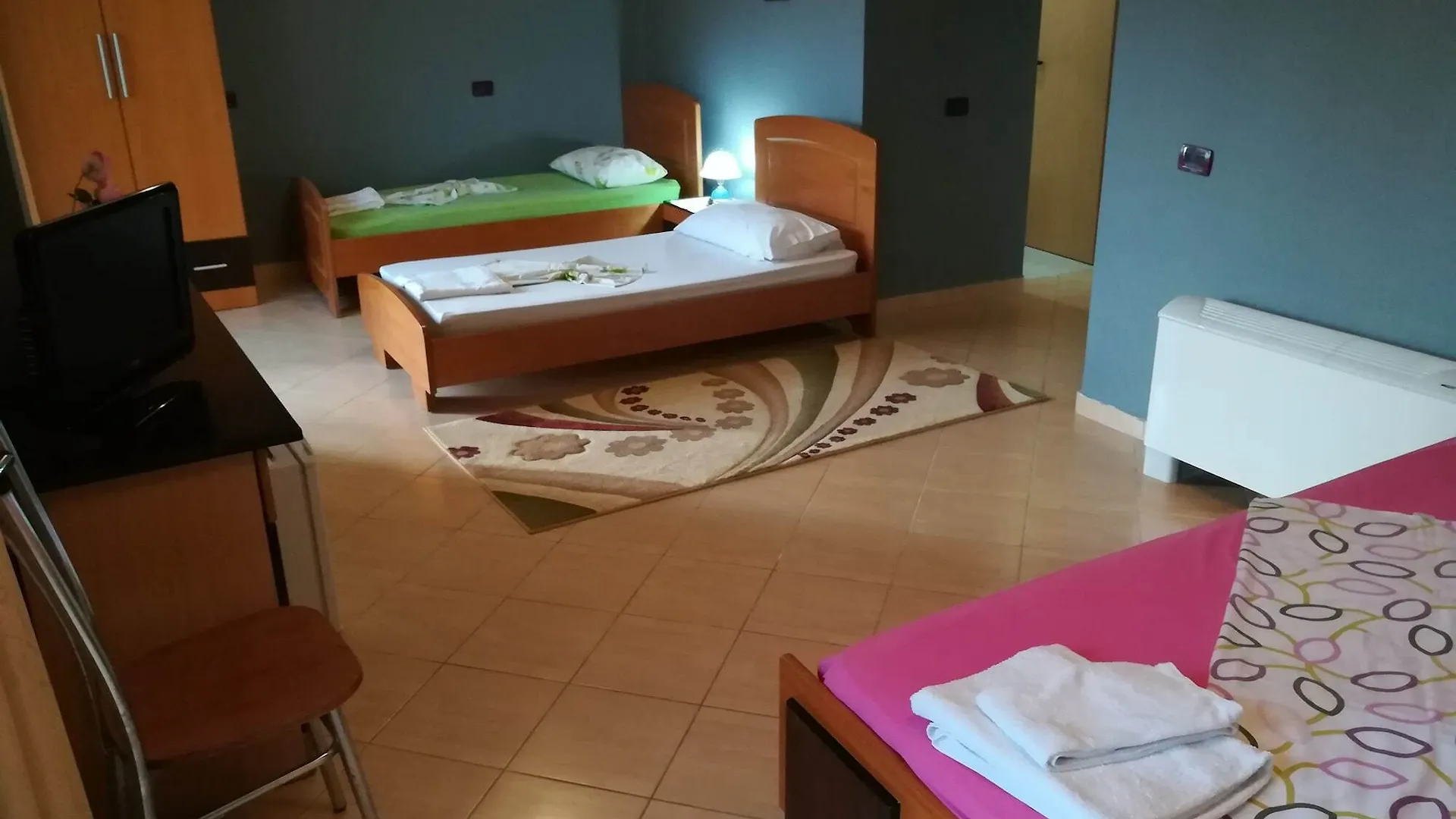 Monte-Carlo Hotel Влёра